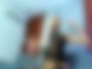 Live cam show with Ariann - Spank on Hubzter Live