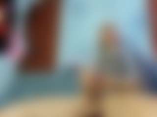 Live cam show with Ariann - Drinking on fapnchat