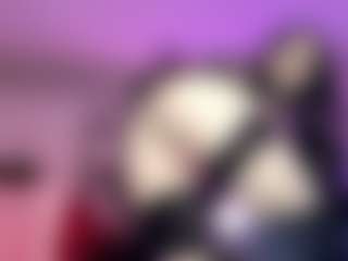 Iveystrigoi's Live Sex Cam Show