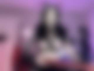 Iveystrigoi's Live Sex Cam Show