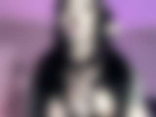 Iveystrigoi's Live Sex Cam Show