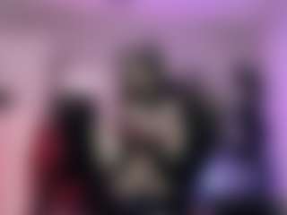 Iveystrigoi's Live Sex Cam Show