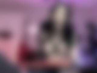 Iveystrigoi's Live Sex Cam Show