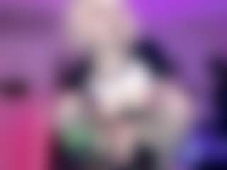 Iveystrigoi's Live Sex Cam Show