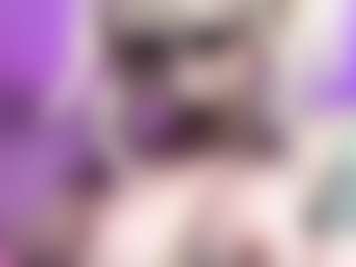 Iveystrigoi's Live Sex Cam Show