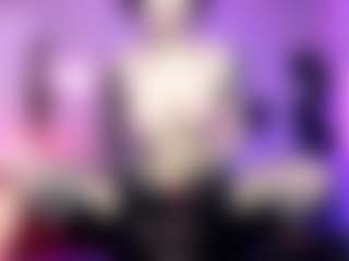 Iveystrigoi's Live Sex Cam Show