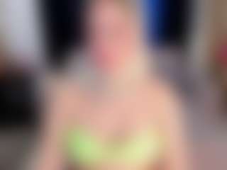 Live cam show with SofiaaRivera - Smoking on Dare Cams