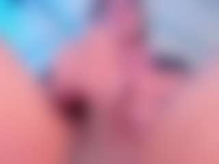 Live cam show with camiRouxx - Self Suck on Camsoda