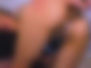 Live cam show with Carry-Star - Petite on googirlz