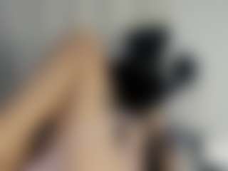 Live cam show with Debbie-Vanleer - Tongue on Milfs Live
