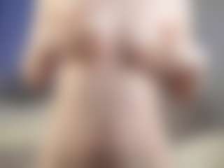 Live cam show with EleneEves - Striptease Asian on Camsoda