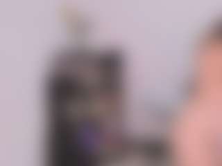 Live cam show with GIGISTEPHANS - Smoking on SpunkLive