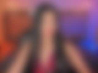 Live cam show with MiaLaurence - Skinny on Milfs Live