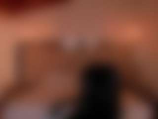 Live cam show with MiaLaurence - Cum On Pussy on Milfs Live
