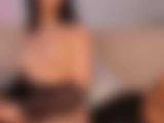 MiaLaurence's Live Sex Cam Show