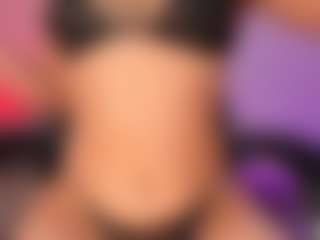 Live cam show with MiaLaurence - Nipple Piercings on Sweet Sext
