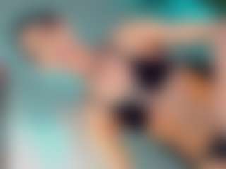 Live-Cam-Show mit isabellalatingirs - Spank auf Camsoda