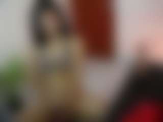 Live cam show with SamyMelo - Tease on StripNow