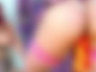 Live cam show with yashiraahot - Nipple Piercings on Mixed Magazine Live