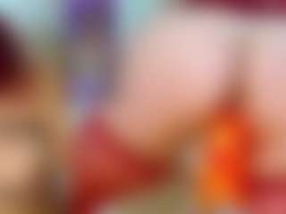 Live cam show with Yashira-Lennis - Athletic MILF on googirlz