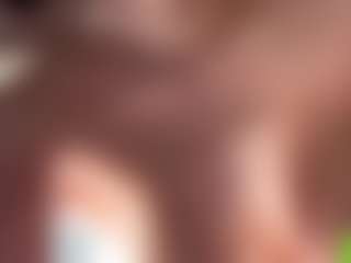 Live cam show with Adele-Vibe - Middle Aged on CamwithHer