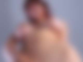 Live cam show with Adele-Vibe - Athletic Amateur on CamClone