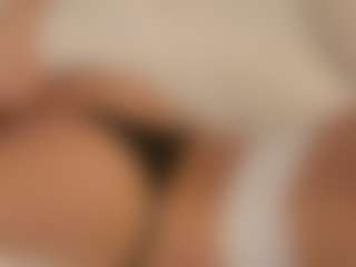 Live cam show with MariamFares - Green Eyes on Mixed Magazine Live