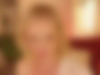 Live cam show with SandraKind - Middle Aged on madthumbs
