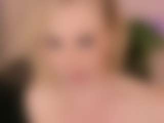 Live cam show with SandraKind - Mature on chickslive.net