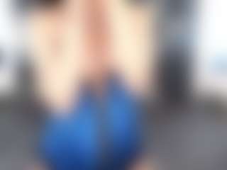 Live cam show with BerryDiva - Body Massage on Camsoda