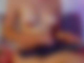 Live cam show with Bella-Rivers - Student on Camsoda