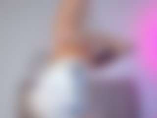 Live cam show with Bella-Rivers - Petite on Camsoda