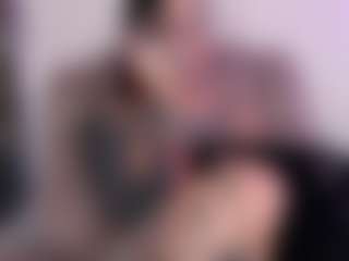 Live cam show with Val - Shaved Pussy on CamClone