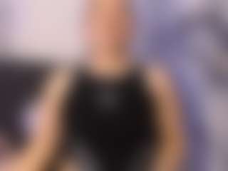 Live cam show with Laurenthompson - Striptease MILF on x69.live