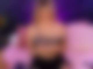 Live cam show with MaryDeniro - Blonde Hair Petite on livesuperchat.net