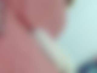 Live cam show with MiiaKittyy - Spanking on Soda Cam