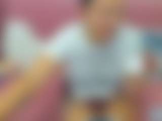 Live cam show with MiiaKittyy - Athletic on googirlz