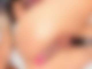 Live cam show with HilarySmile - Huge on camgirlchat.live