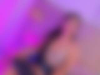 Live cam show with Nattyroberts - Camel Toe on Instabang