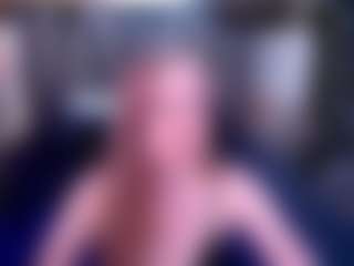 Live cam show with DramaQuenn - Blue Eyes on EXY