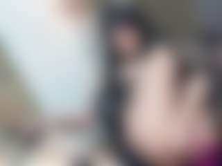 Live cam show with Andy Vander - Average on intimatelivegirls.com