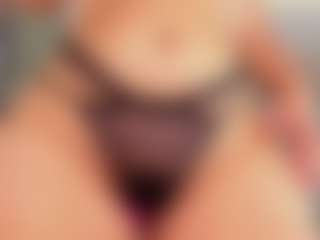 Live cam show with aurora-tziu - Oil on SinfulBabes