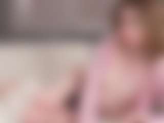 Live cam show with JoellaEssery - Gray Eyes on AdultVida.com