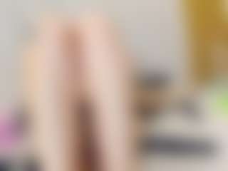 ElaSalvatore's Live Sex Cam Show