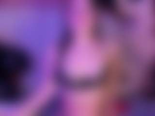 ElaSalvatore's Live Sex Cam Show