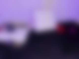 ElaSalvatore's Live Sex Cam Show