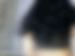 ElaSalvatore's Live Sex Cam Show
