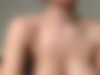 OnlyKira's Live Sex Cam Show
