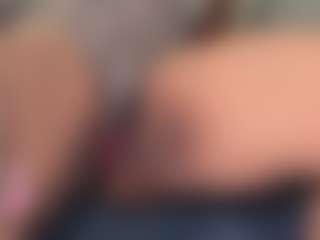 yourmamisilk's Live Sex Cam Show