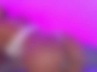 Agatha-Brooks-T MILF webcam performer live streaming